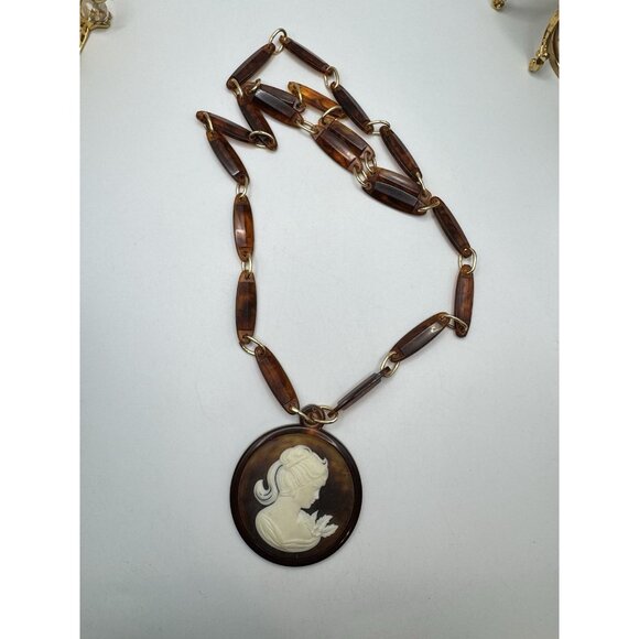 Vintage Celluloid Faux Tortoise Cameo Chain Link Pendant Necklace 34" Long - Picture 5 of 10